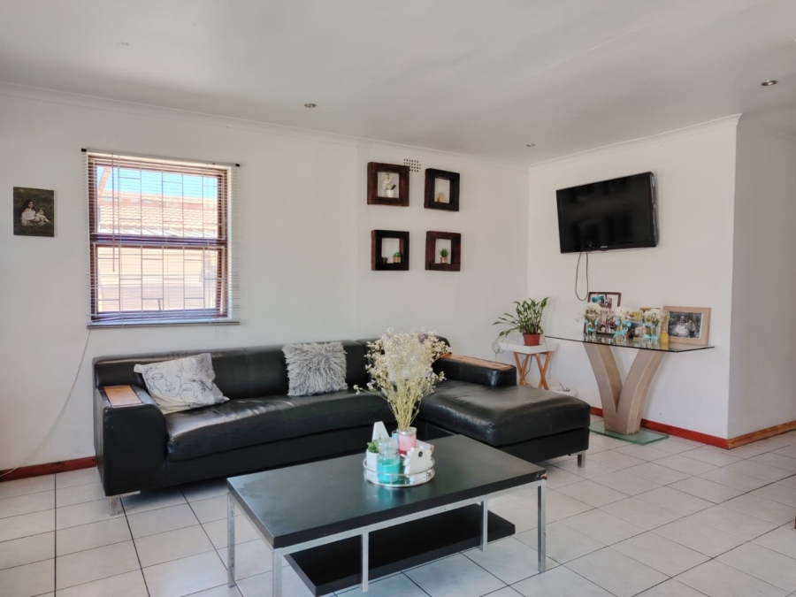 3 Bedroom Property for Sale in Woodlands Western Cape